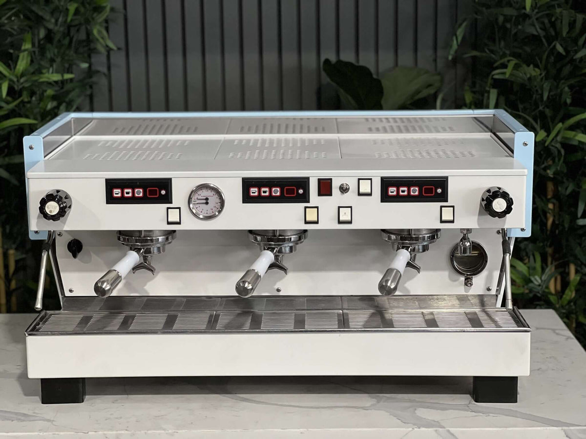 La Marzocco Linea Classic - - 3 Group Commercial Espresso Machine - Commercial