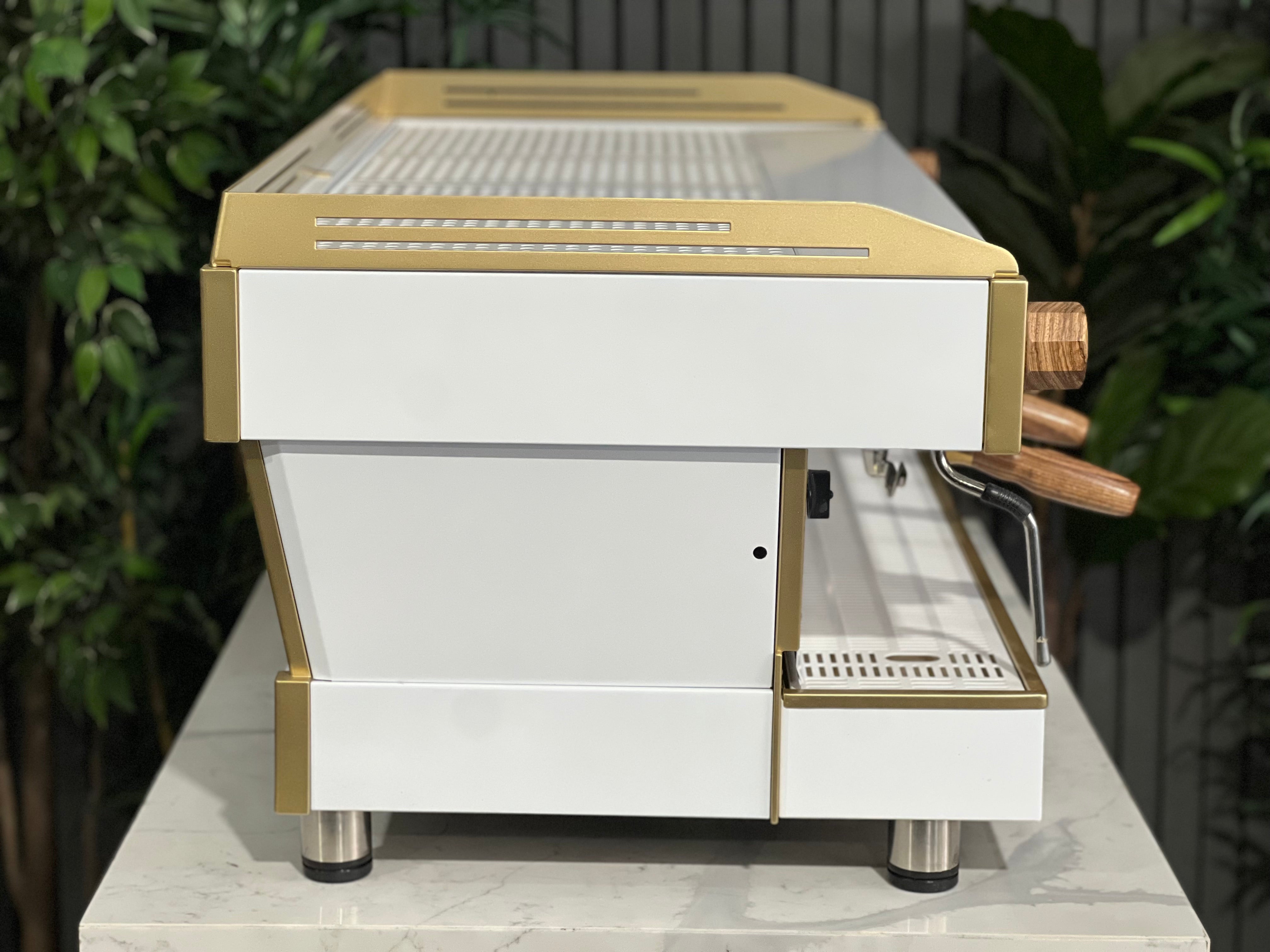 La Marzocco Linea PB - 4 Group Commercial Espresso Machine