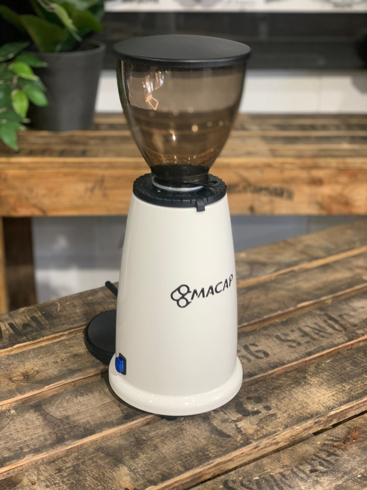 Macap M2M On Demand - White