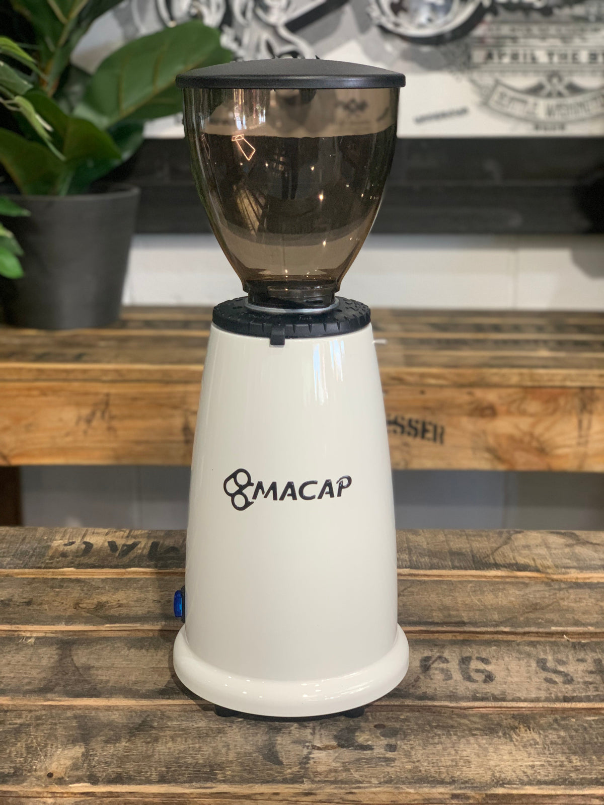 Macap M2M On Demand - White