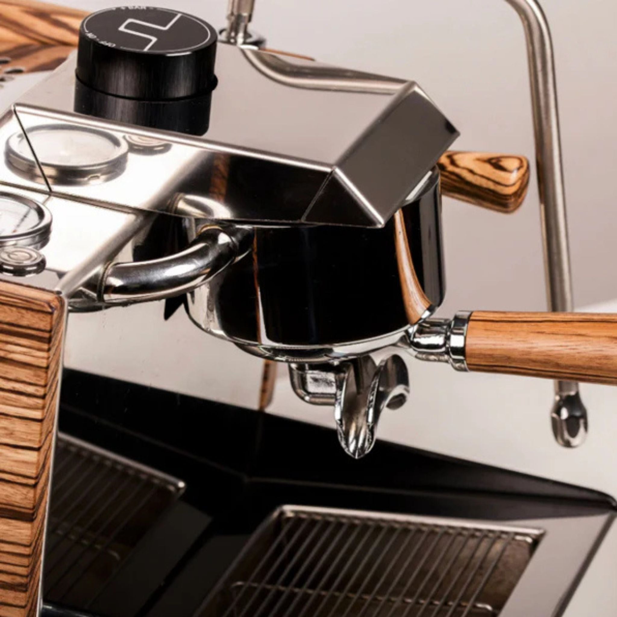 Nurri Type R ( & Zebrano) - 1 Group Commercial Espresso Machine - Black