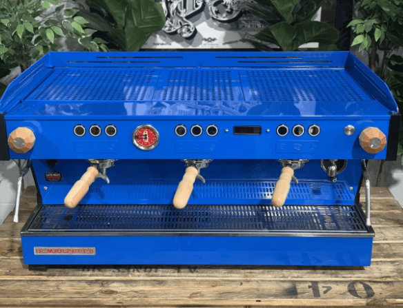 La Marzocco Linea PB - - 3 Group Commercial Espresso Machine - Commercial