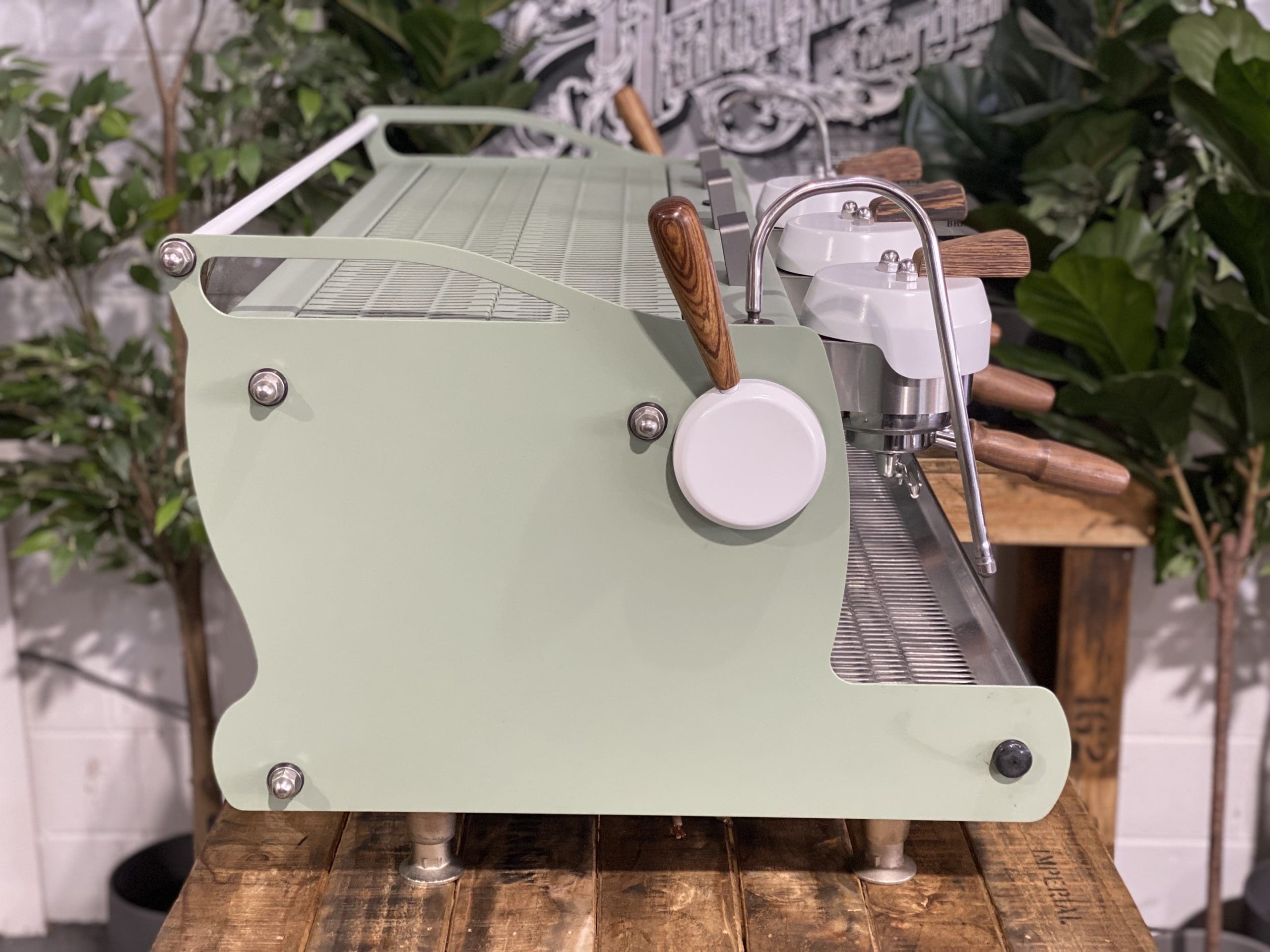 Synesso Cyncra Alcorn Shot Timers Green & White - 3 Group Commercial Espresso Machine - Timber
