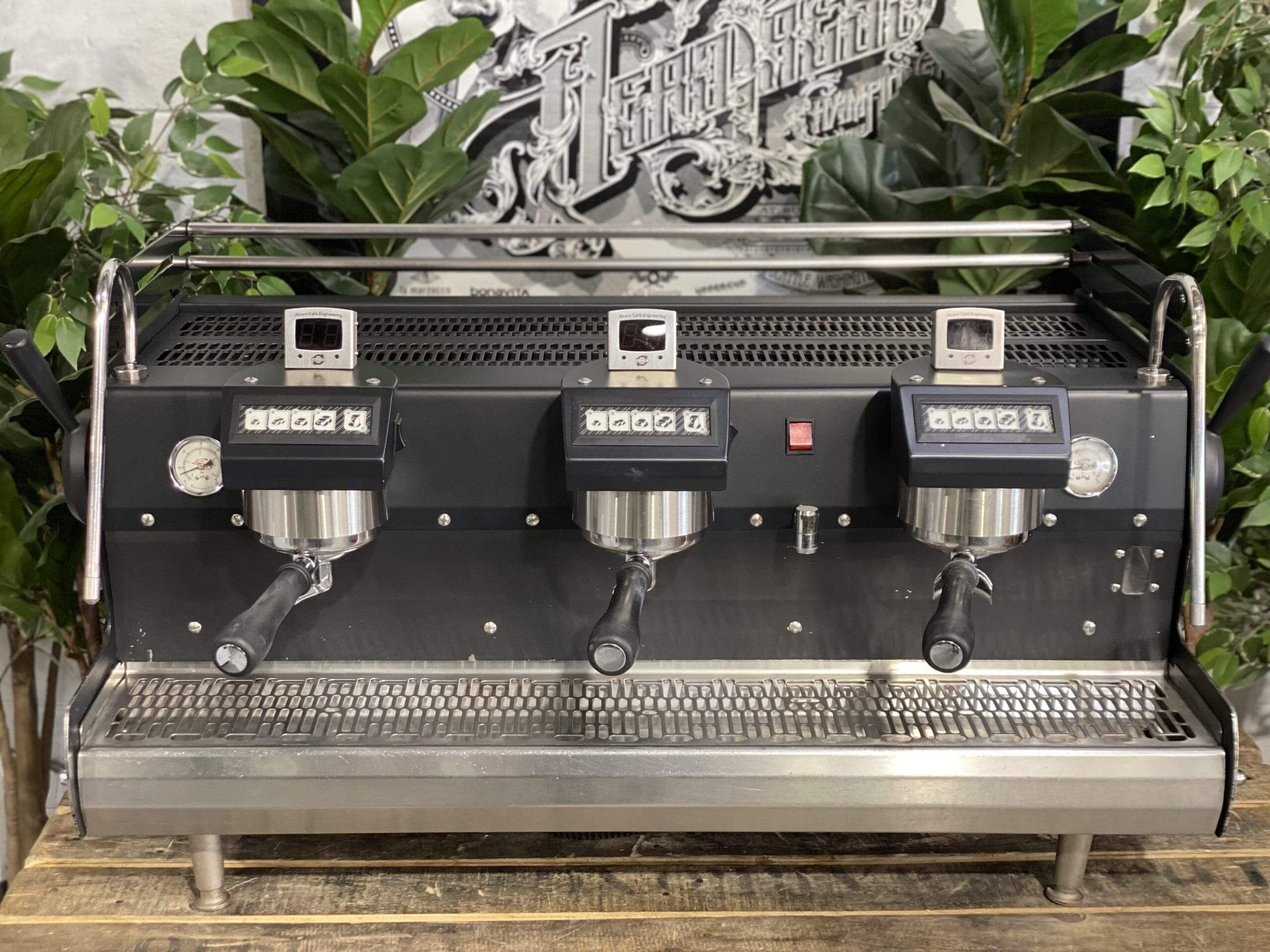 Synesso Sabre W Shot Timers - 3 Group Commercial Espresso Machine - Black