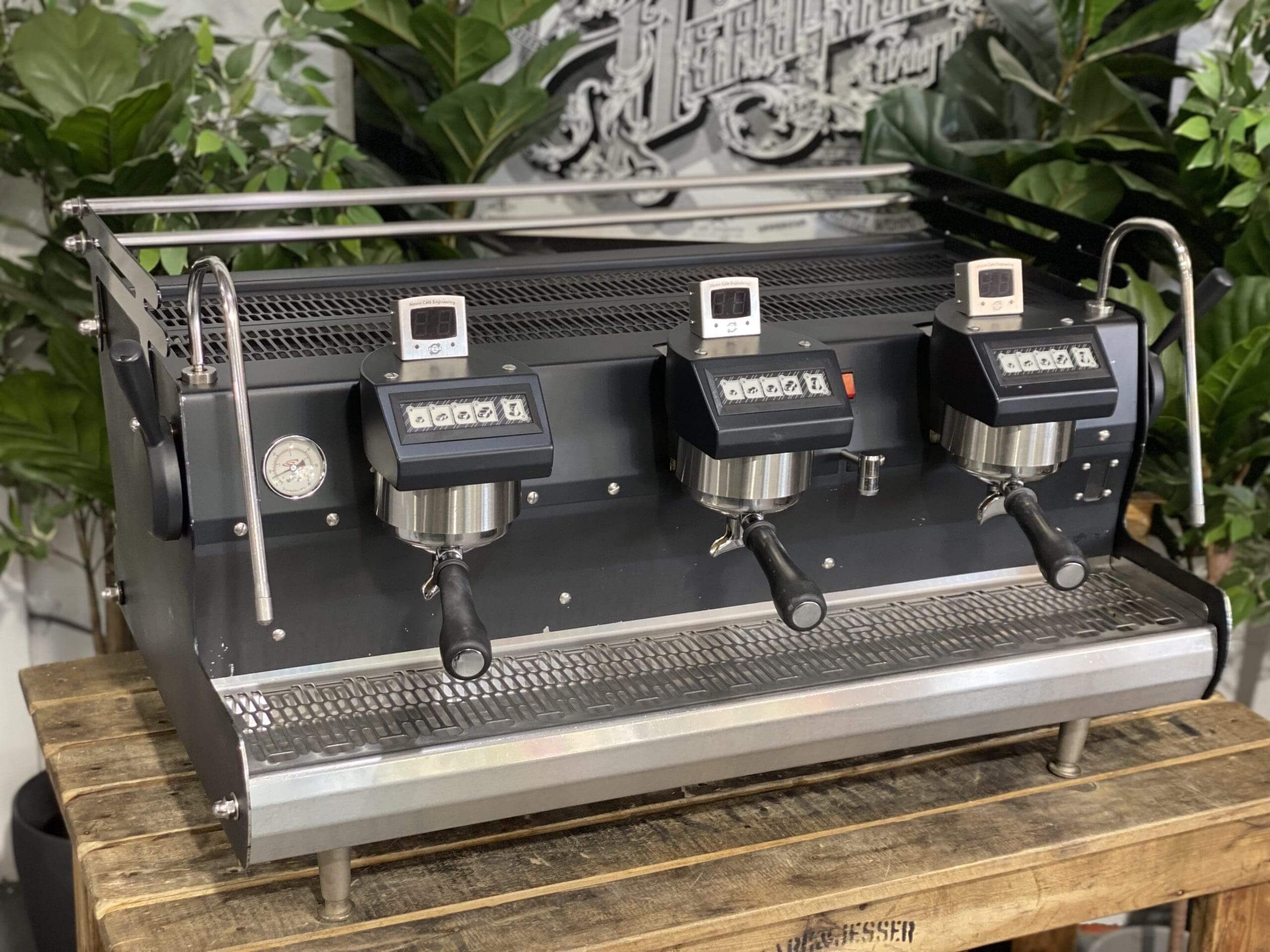 Synesso Sabre W Shot Timers - 3 Group Commercial Espresso Machine - Black