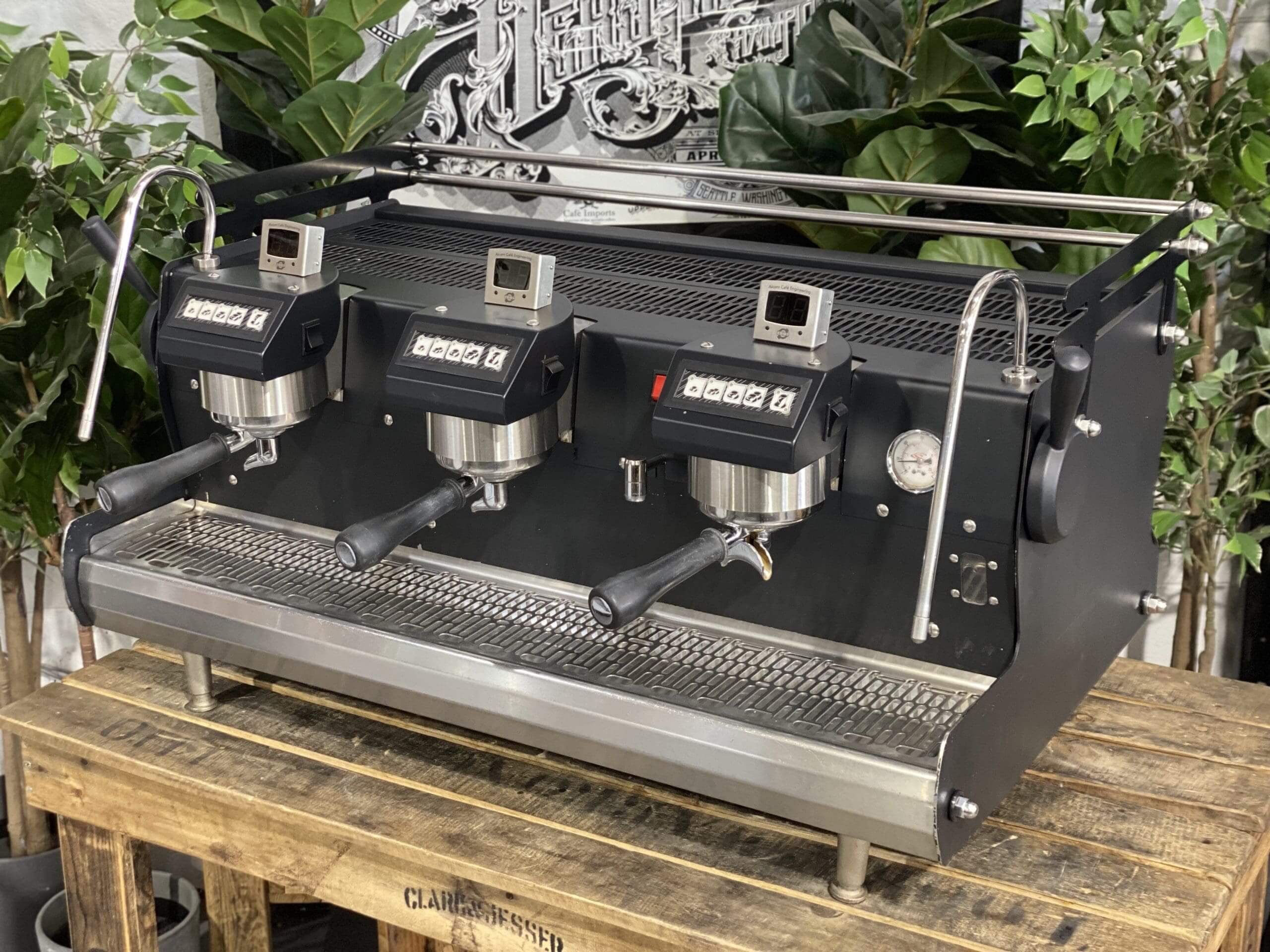 Synesso Sabre W Shot Timers - 3 Group Commercial Espresso Machine - Black