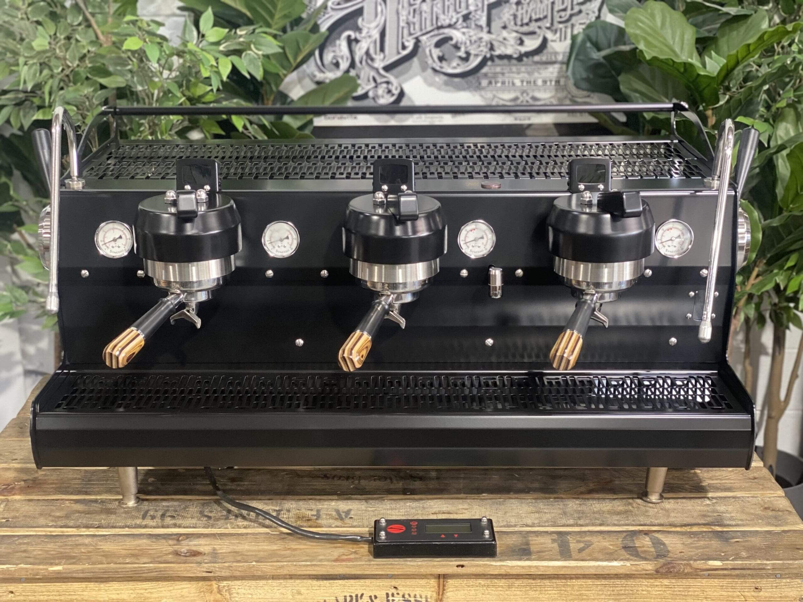 Synesso Sabre Black w. Black & Pesado Handles - 3 Group Commercial Espresso Machine - Brown