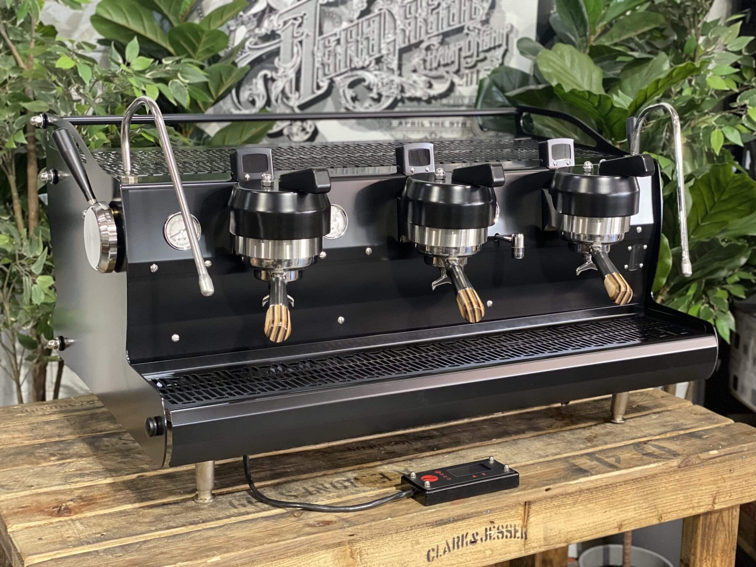 Synesso Sabre Black w. Black & Pesado Handles - 3 Group Commercial Espresso Machine - Brown