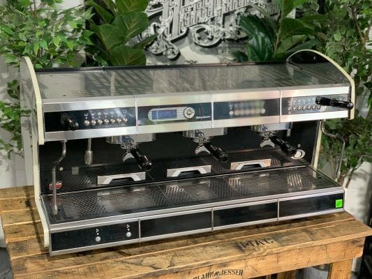 Wega Concept 3 Group Black with Black Splash Back - 511