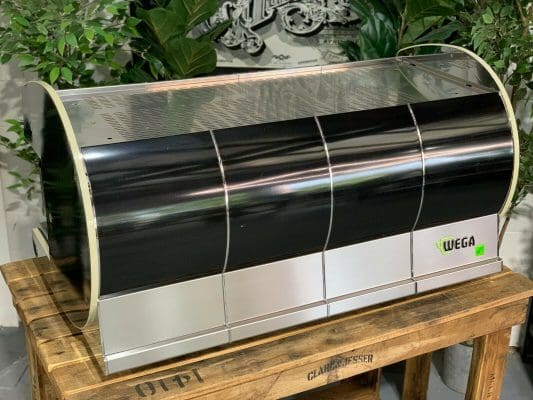 Wega Concept 3 Group Black with Black Splash Back - 511