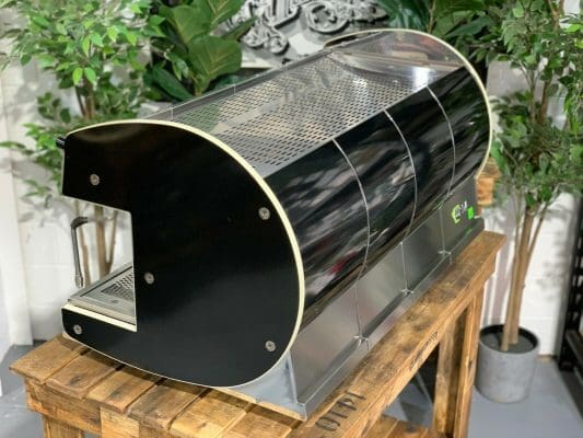Wega Concept 3 Group Black with Black Splash Back - 511