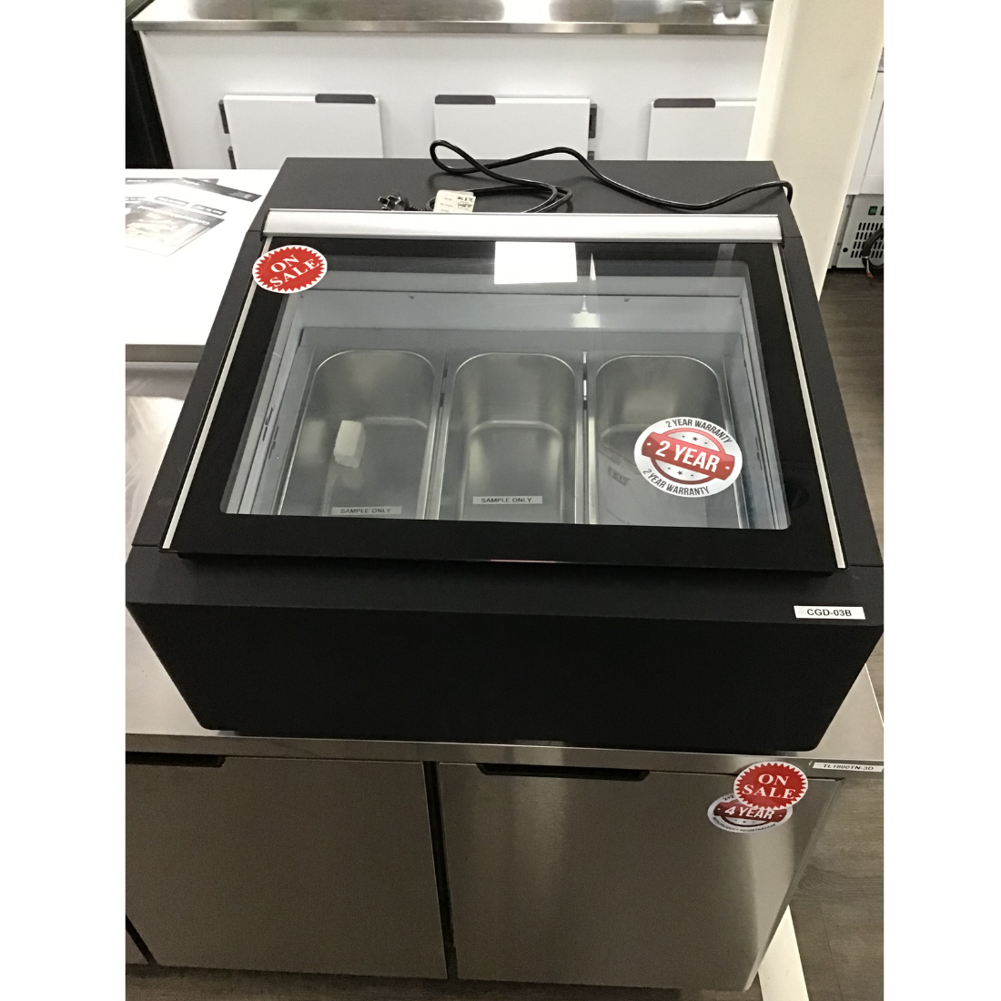 CLEARANCE - Bonvue Bench Top Gelato / Ice cream Display Showcase - CGD-03B-VIC1011