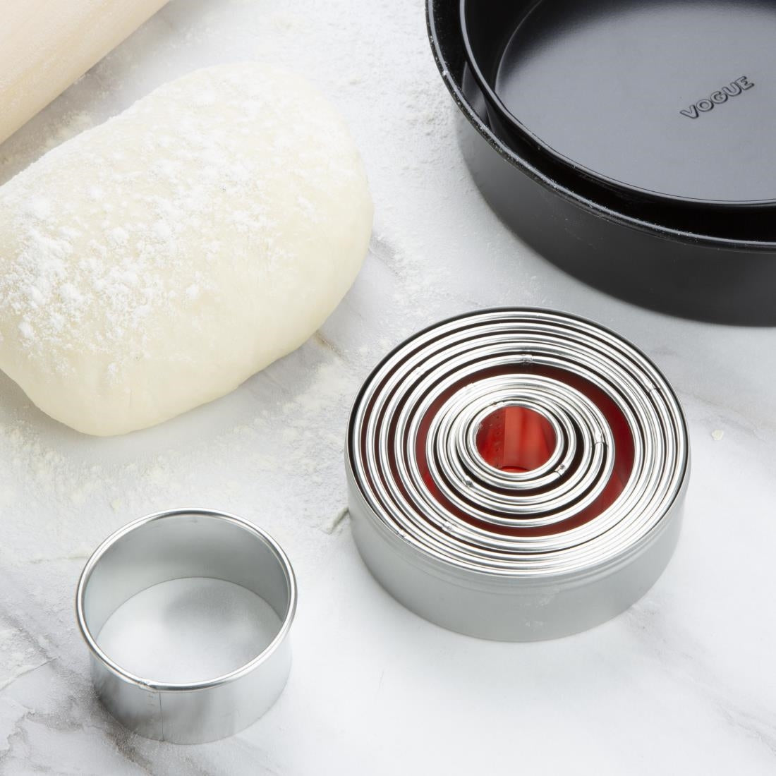 Vogue Round Plain Pastry Cutter Set - E013