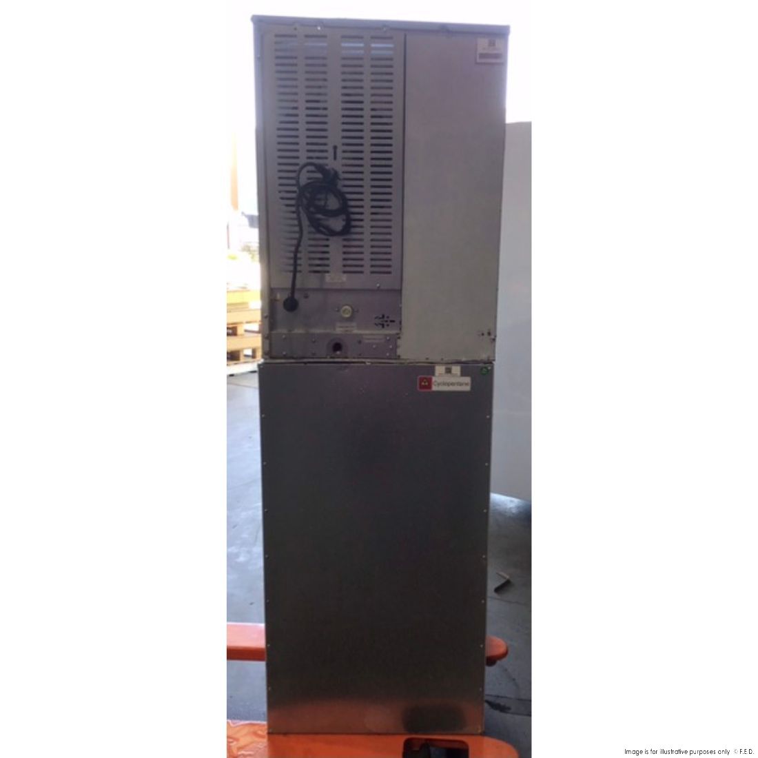 CLEARANCE - Blizzard Professional Ice Maker - SN-145C-QLD376