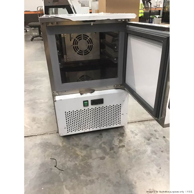 CLEARANCE - Three tray blast chiller 33L D-GT3-NSW1701