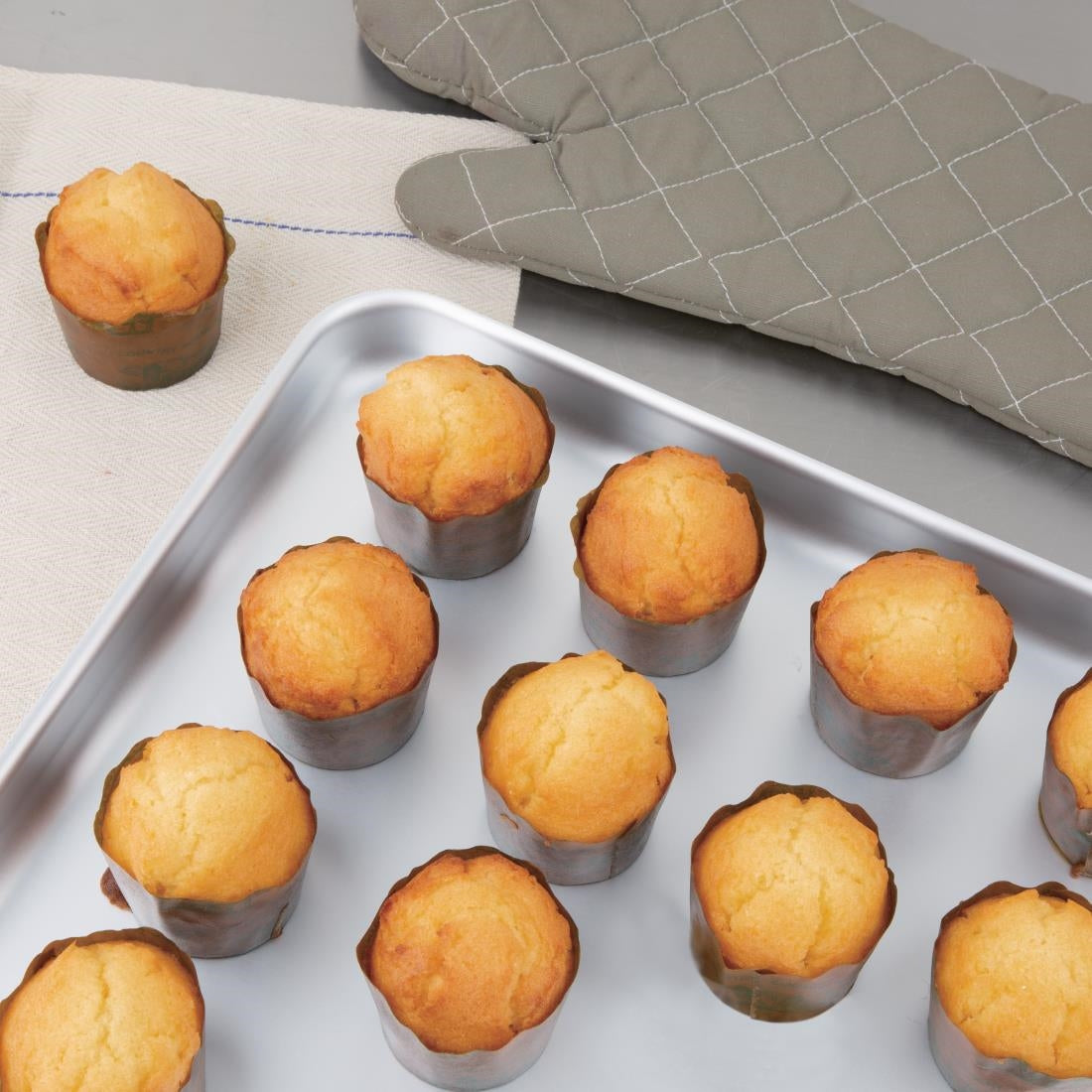 Vogue Aluminium Bakewell Pan 610mm - K437