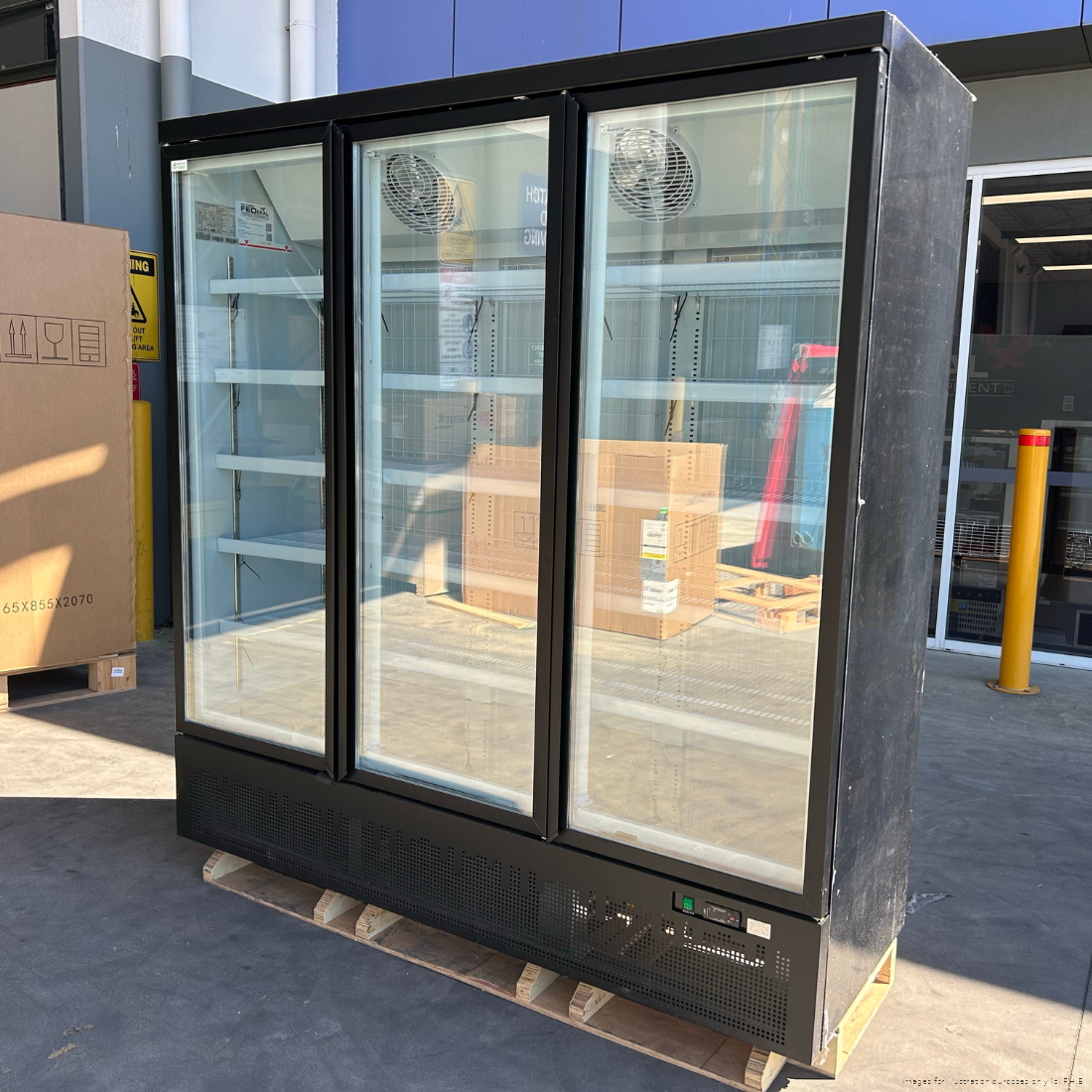 CLEARANCE - Thermaster Triple Door Supermarket Freezer - LG-1500BGBMF-QLD126