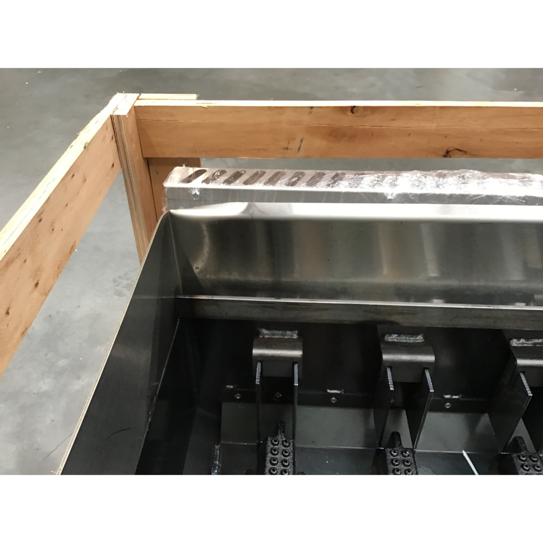 CLEARANCE - Gasmax Natural Gas 4 Burner Char Grill Top - QR-24E-NSW2167
