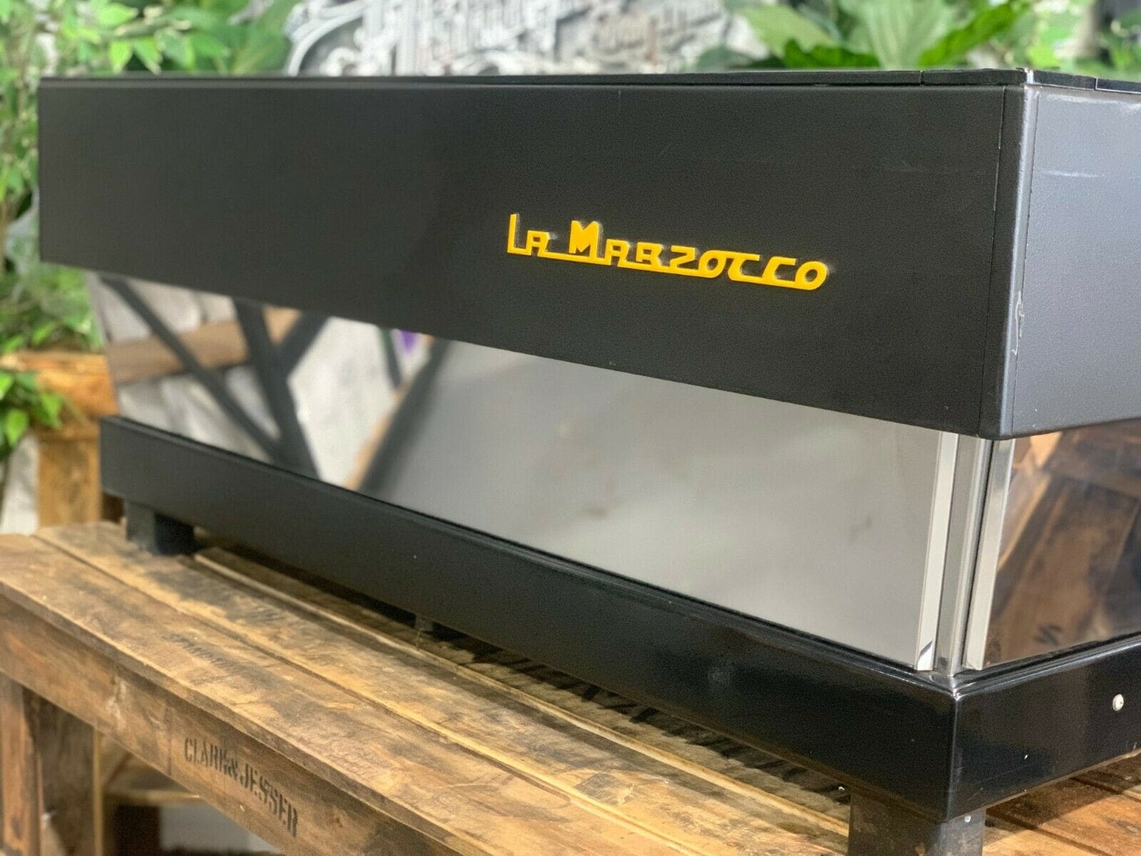 La Marzocco Linea Classic Black - 4 Group Commercial Espresso Machine - Stainless Steel