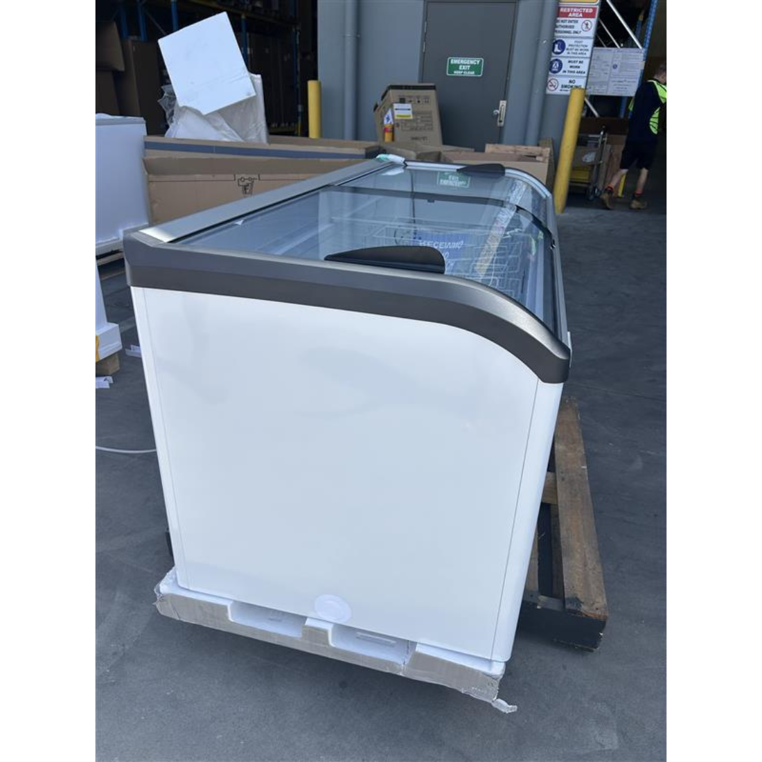 CLEARANCE - Thermaster Heavy Duty Supermarket Glass Sliding Lid Freezers 446L - SD-666K-QLD142