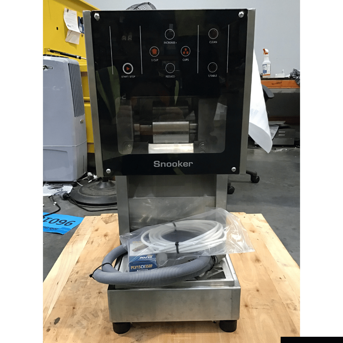 CLEARANCE - Blizzard Icemaker Snow Flake Ice Output 200Kg - SK-201M-NSW1990