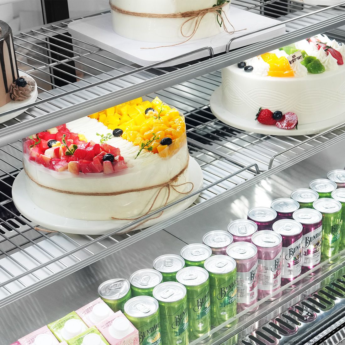 Bonvue Deluxe Chilled Cake Showcase Display Cabinet SLP850C