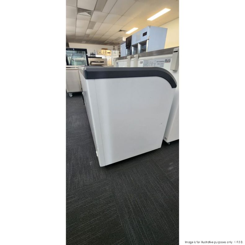 CLEARANCE - Thermaster Two glass sliding lids chest freezer with castors - ST545-QLD237
