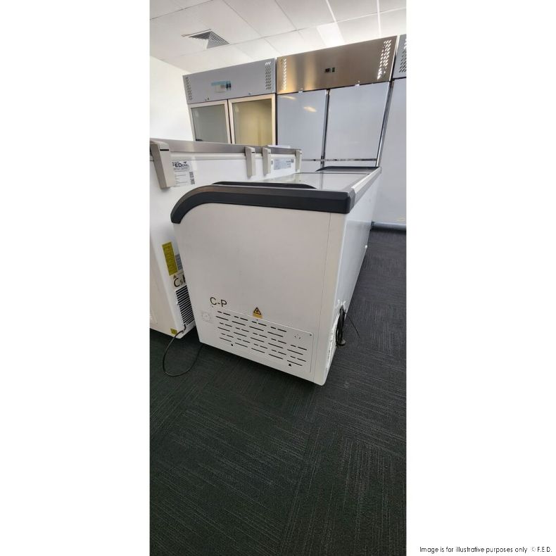 CLEARANCE - Thermaster Two glass sliding lids chest freezer with castors - ST545-QLD236