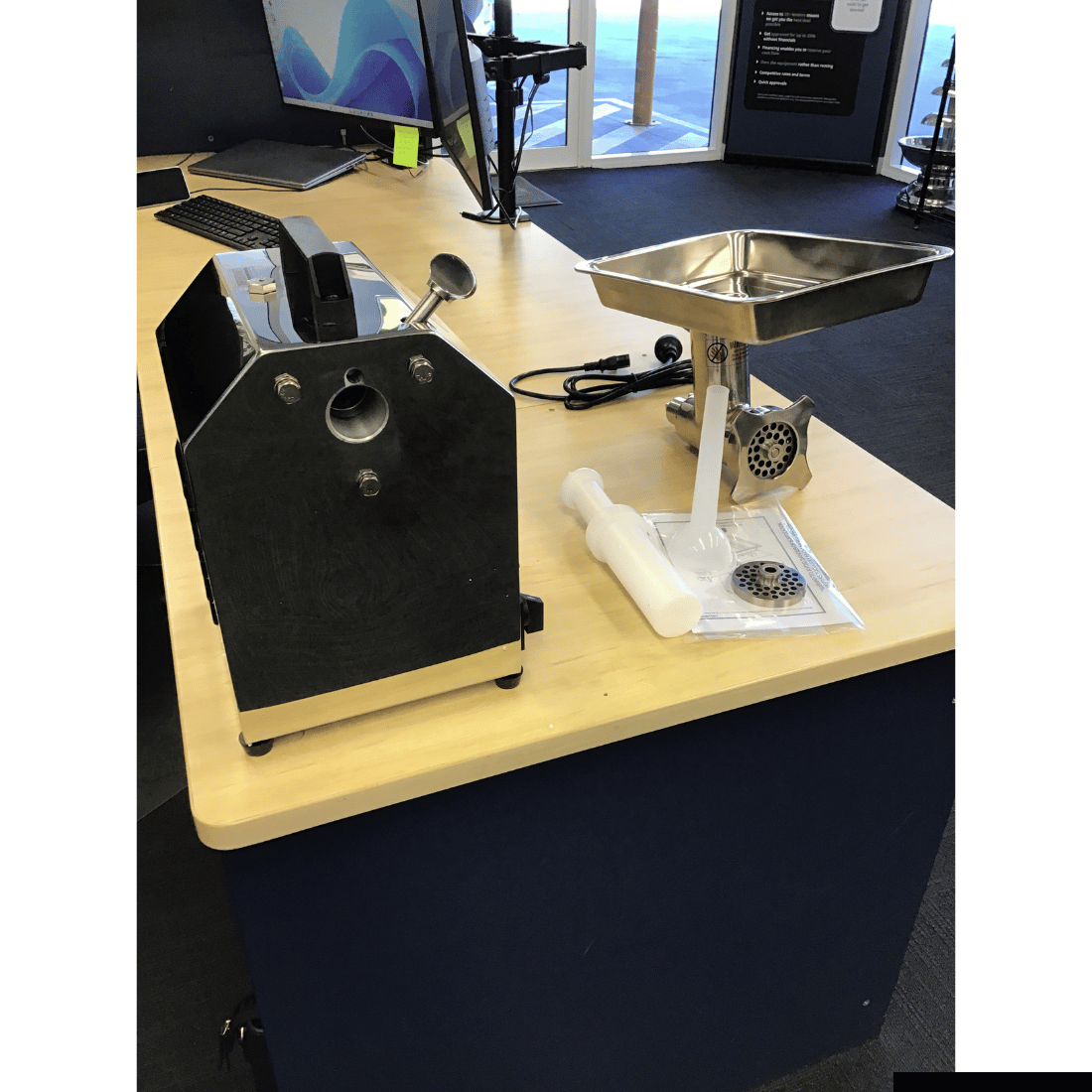 CLEARANCE - Matador Heavy Duty Meat Mincer - TC12-QLD372