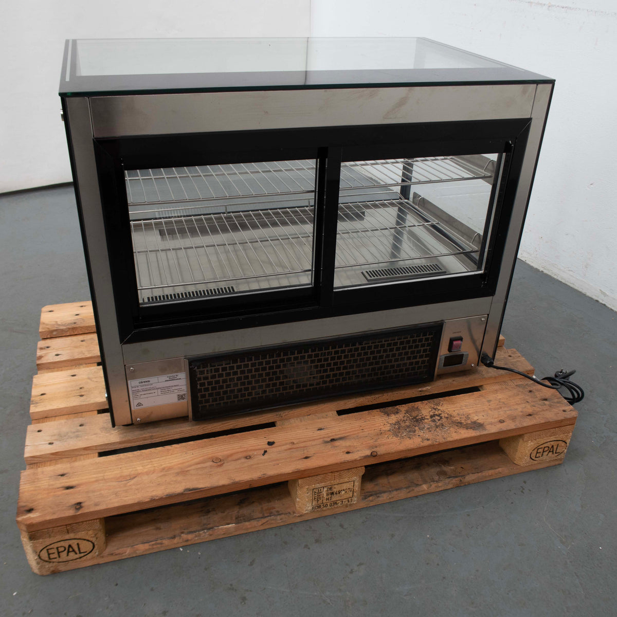 Airex AXR-FDCTSQ-09-D1 Refrigerated Display - 813705