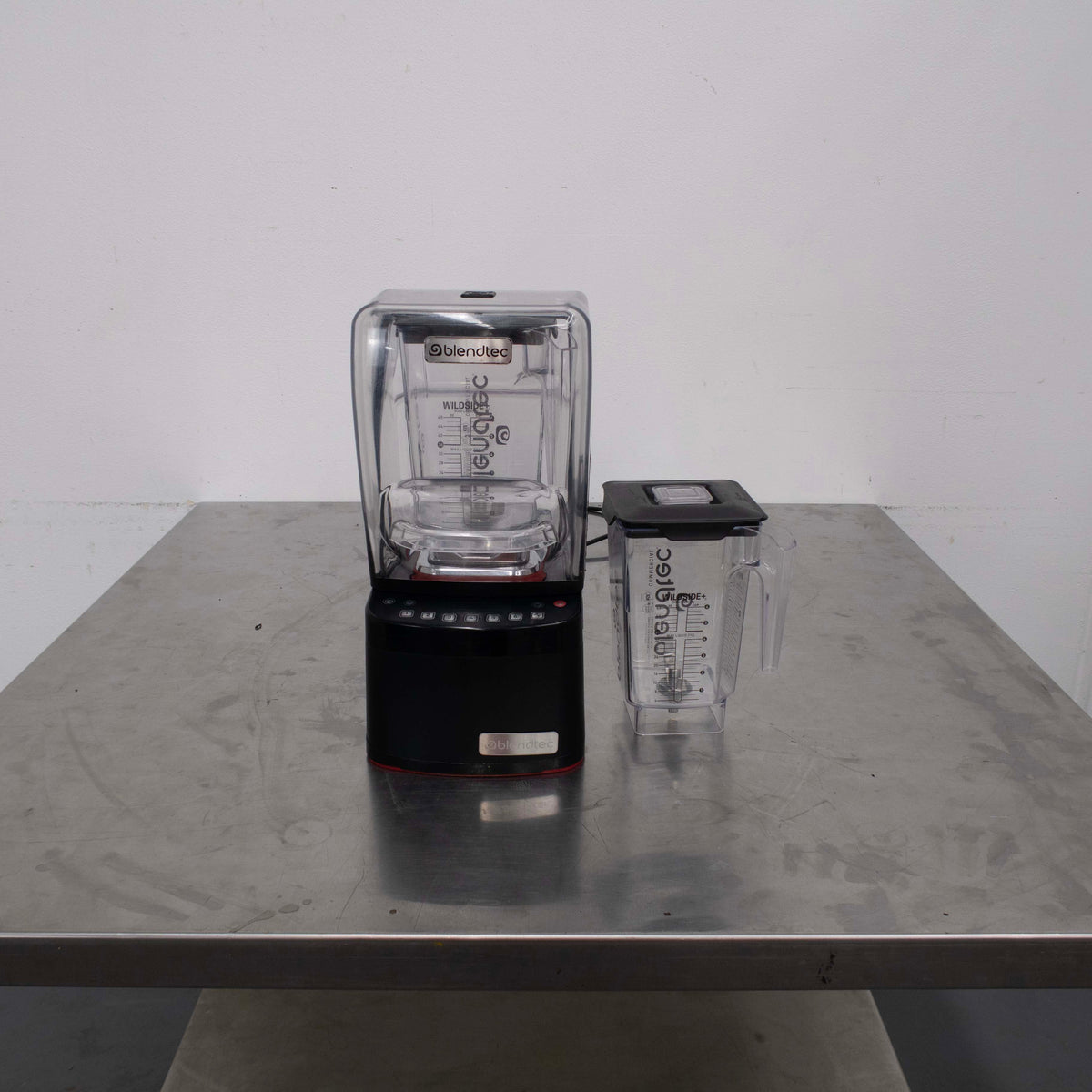 Blendtec CQB1 Blender with Sound Barrier - 847995