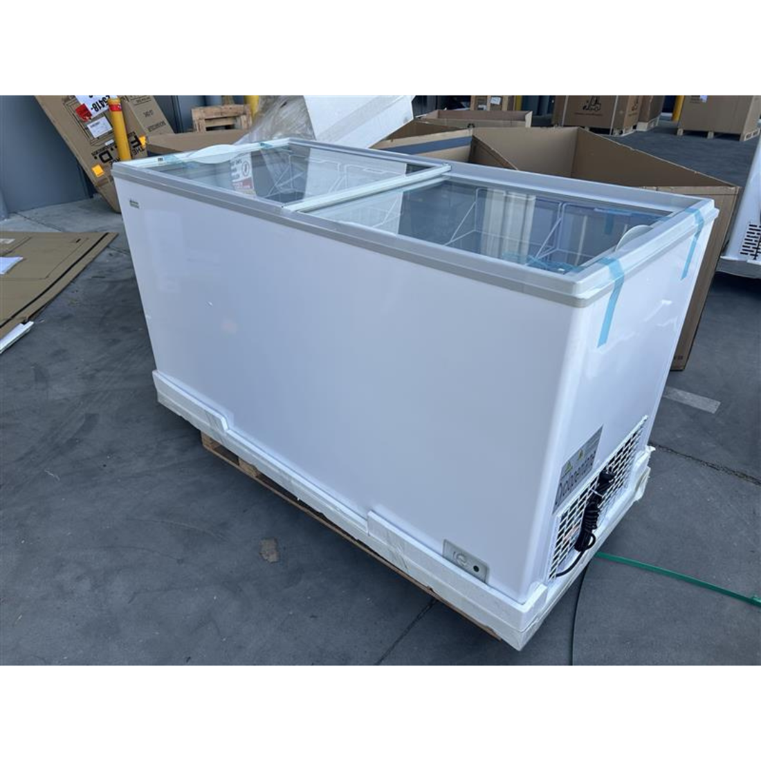 CLEARANCE - Thermaster Heavy Duty Chest Freezer with Glass Sliding Lids - WD-520F-QLD143