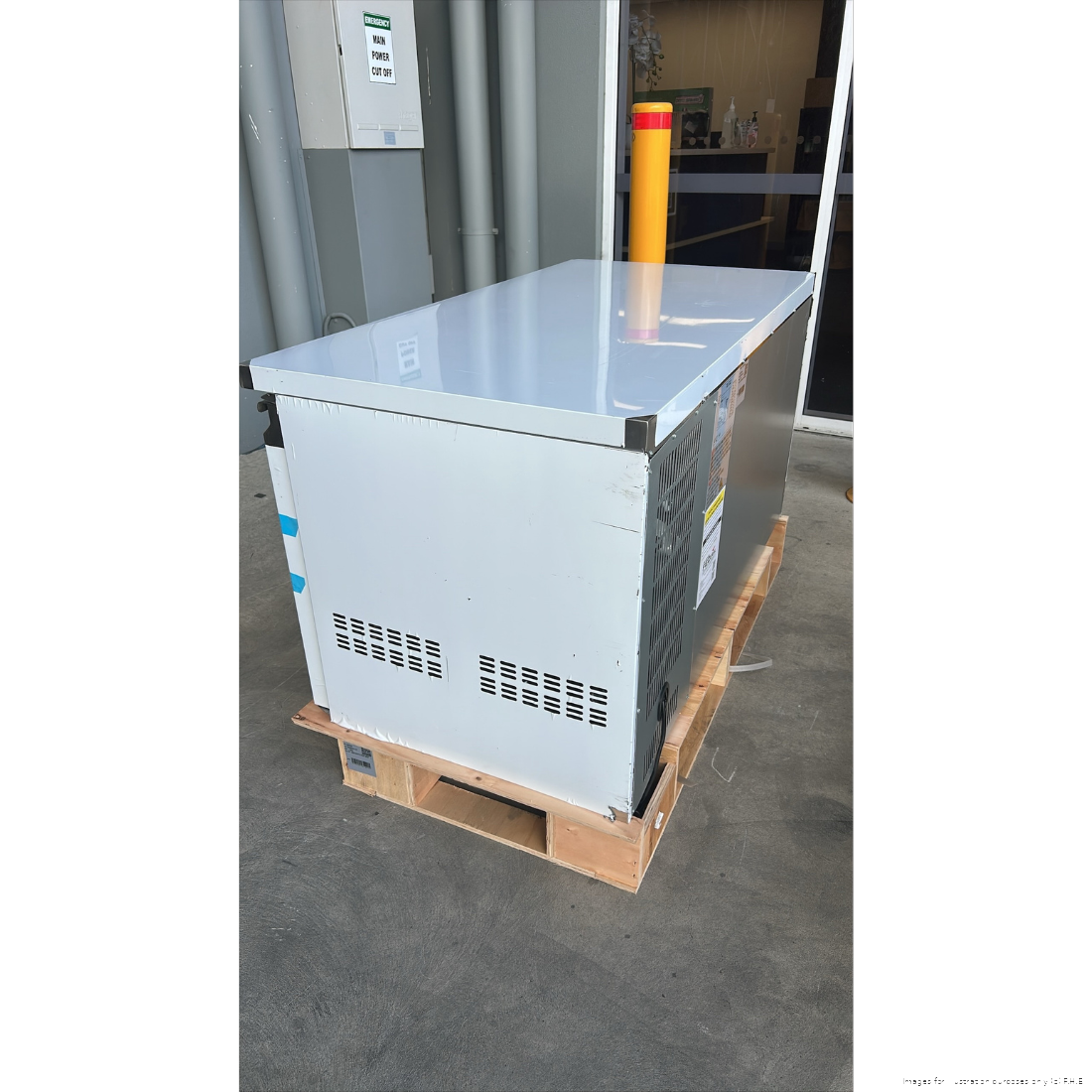 CLEARANCE - FED-X S/S Two Door Bench Fridge - XUB7C13S2V-QLD128