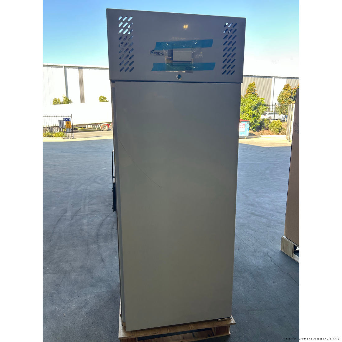 CLEARANCE - FED-X S/S Single Door Upright Freezer - XURF650SFV-QLD125