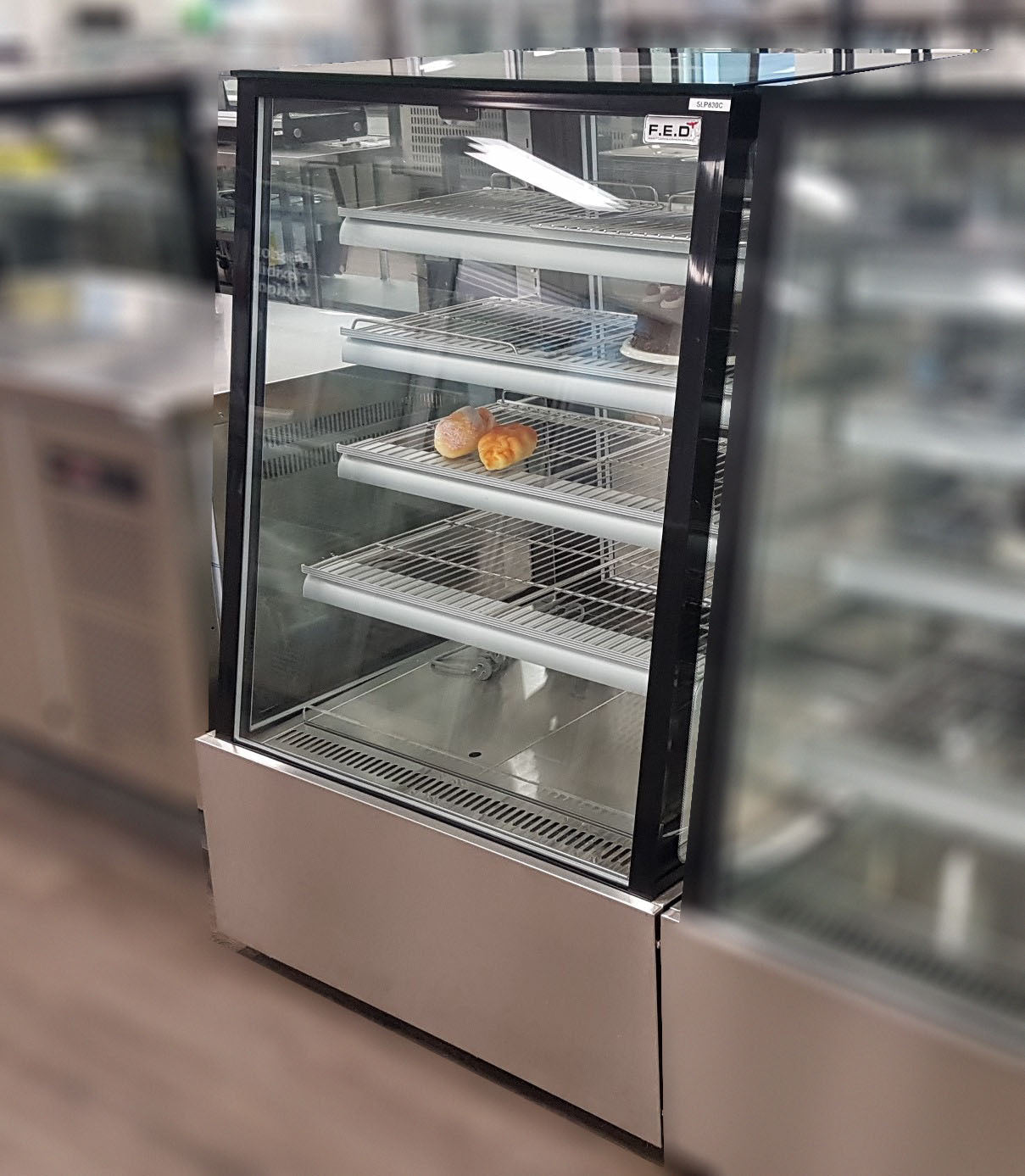 Bonvue Deluxe Chilled Cake Showcase Display Cabinet SLP830C