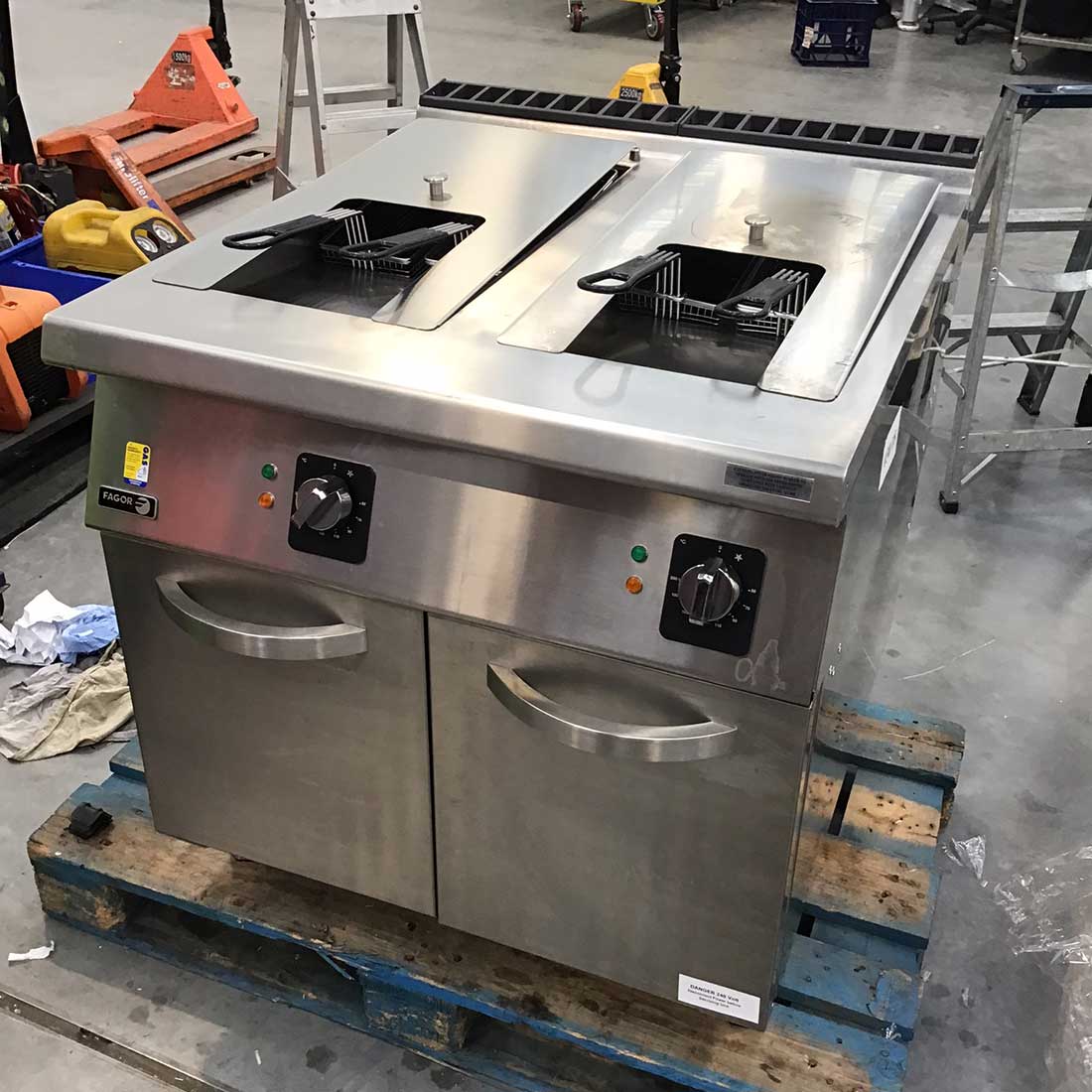 CLEARANCE - 900 Series LPG Deep Fat Fryer - F-G9215LPG