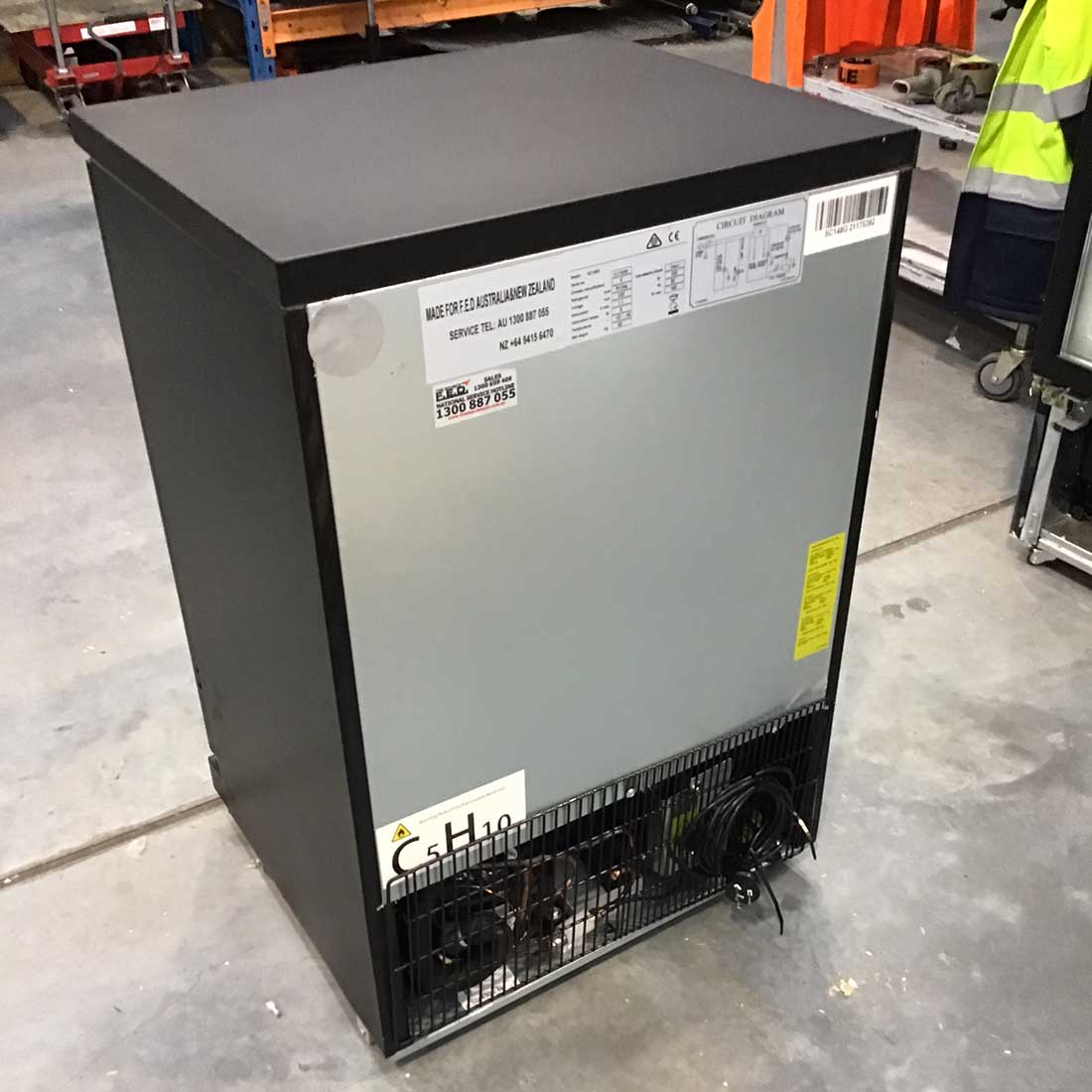 CLEARANCE - Single Door Drink Cooler SC148G